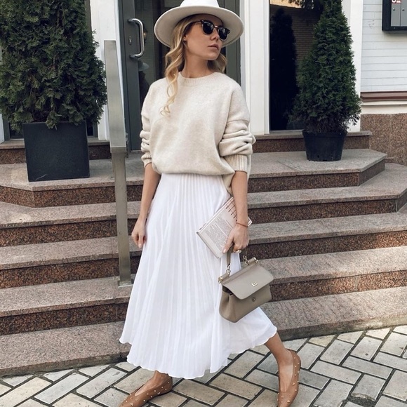 Brochu Walker Crewneck Elbow-Patch Sweater - Picture 4 of 16